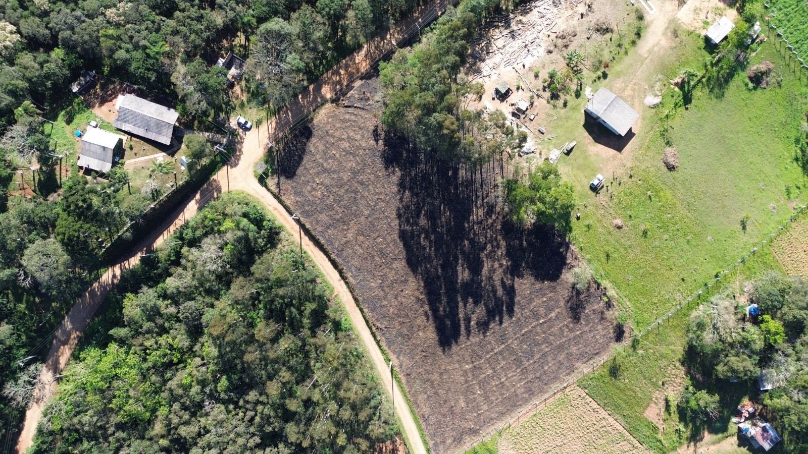 ÁREA 6.000m² COM REGISTRO DE IMÓVEIS